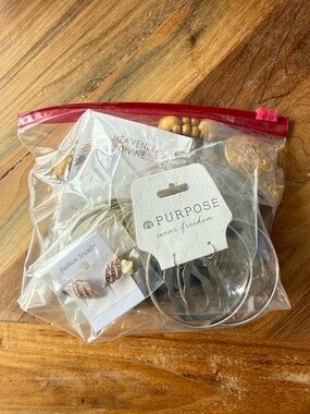 AMAZING VALUE NWT Mixed Jewelry lot - Earrings, Necklaces, Gifts